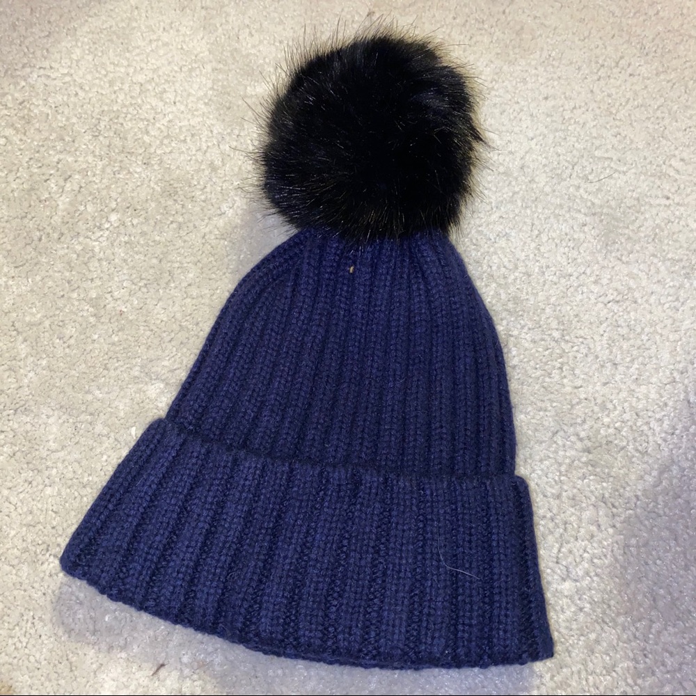 Blue black navy beanie poof pompom fuzzy knit hat winter outdoors snow city H&M